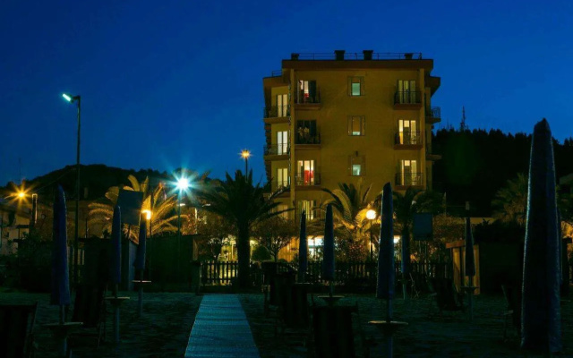 Hotel Eden