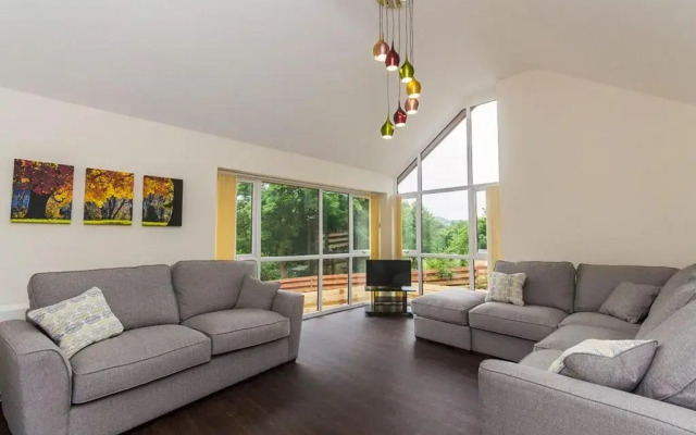 Hendy - First Floor Apartment