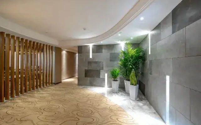 Marriott Guihuang Hotel (Guigang High - speed Railway Station Branch, Keshi World Plaza Branch)