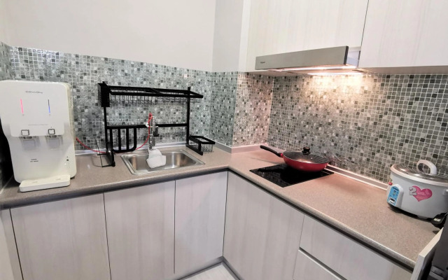 Jesselton Quay Suites