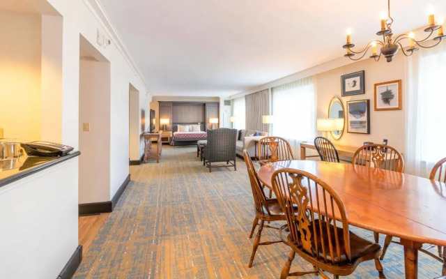 Williamsburg Lodge, Autograph Collection