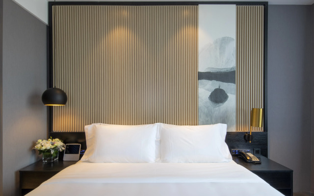 Orange Hotel  (Shanghai Hongqiao Railway Station Store)