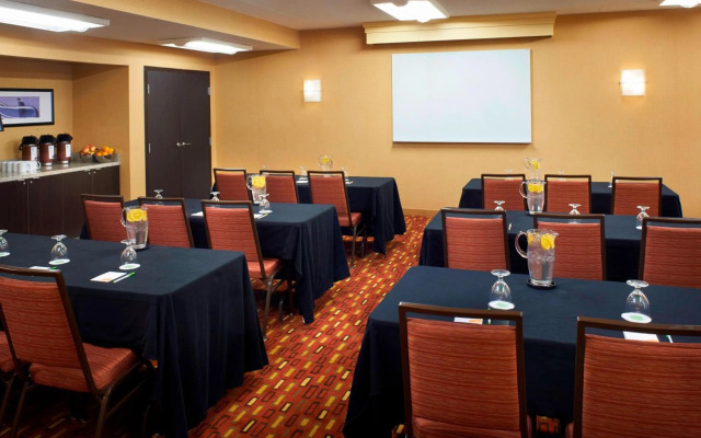 Courtyard by Marriott Toledo Airport Holland