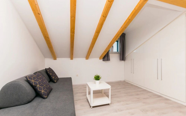 Apartments and Rooms Adriatic Suites