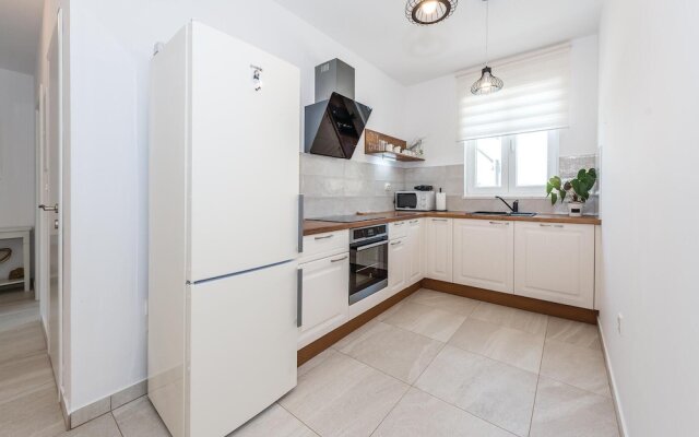 Stunning Home in Jadrija With Jacuzzi, Wifi and 2 Bedrooms
