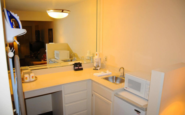 Super 8 By Wyndham Lamar