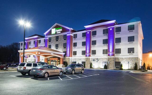 Holiday Inn Express & Suites Elkton - University Area, an IHG Hotel