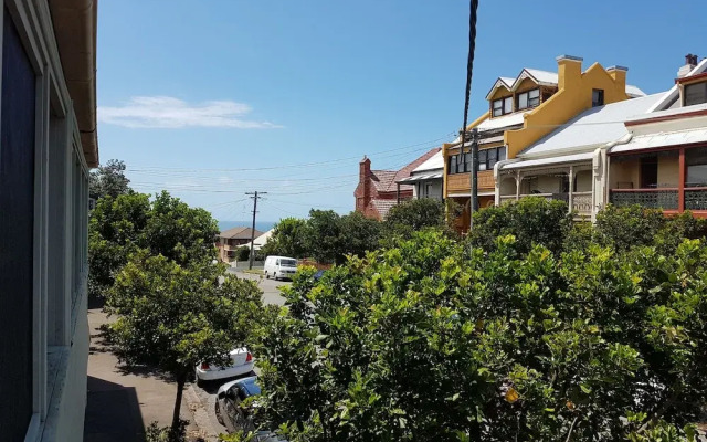 Newcastle Terraces & Apartments - Vista Apartment