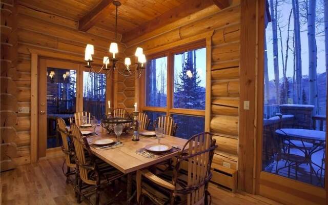 Snowdrift Cabin