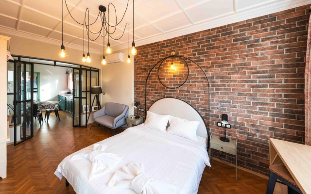 The Heart of the City Center Luxury Apartment 1