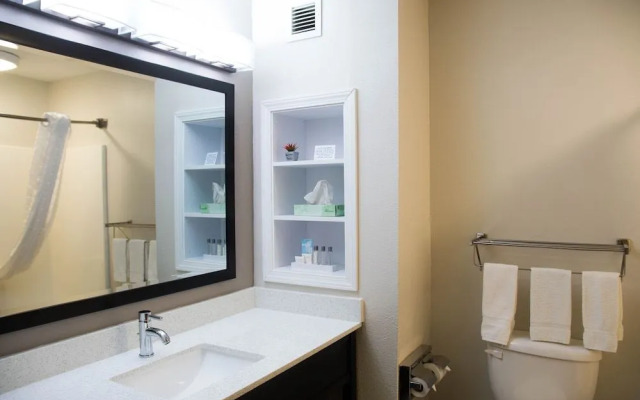 Crossroads Inn And Suites