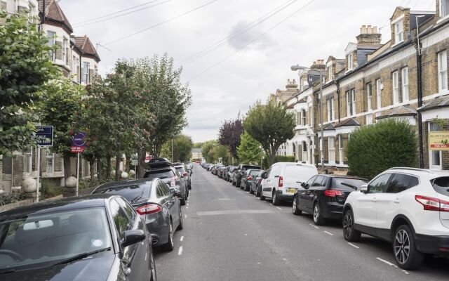 Beautiful Family home in Putney