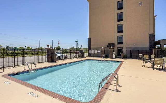 Best Western Plus Jonesboro Inn and Suites