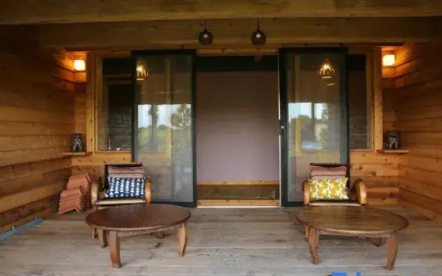 Yoga Retreat Village, KSaNa