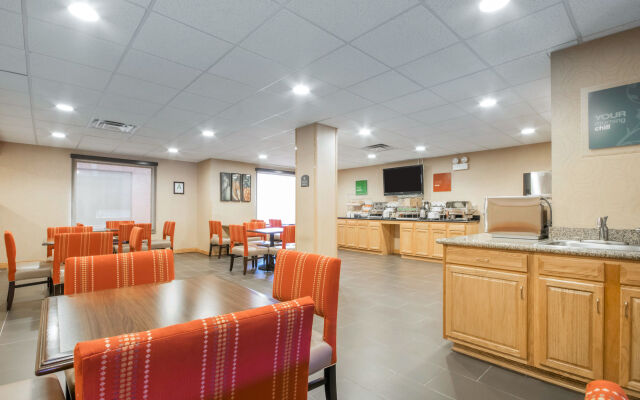 Comfort Suites Louisville Airport