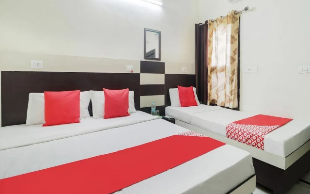 Royal Guest House by OYO Rooms