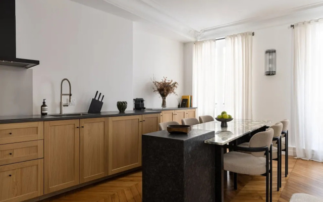 Montaigne Luxury 2 Bedroom