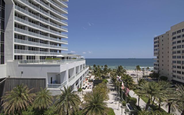 Sapphire Suite Beachfront, Gym + Pool!