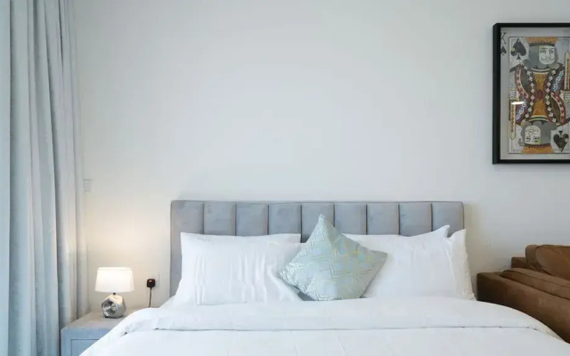 Viridis Residence Cozy Studio Living