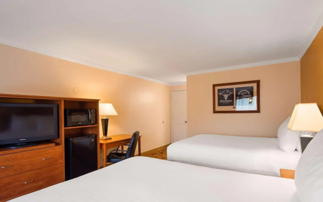 Sturgis Lodge & Suites, Travelodge by Wyndham