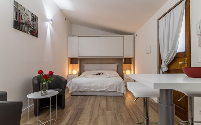 The Love Hut by Santa Lucia Station