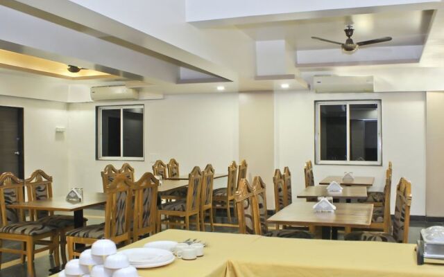 Hotel Jayratna