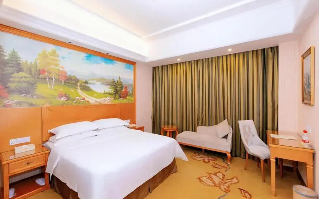Vienna Hotel Shenzhen Longgang Ainan Road