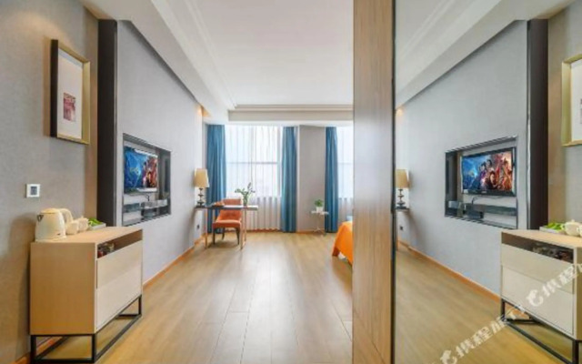 Shengjing Yijia Hotel (Xiangyang Railway Station People's Square Branch)