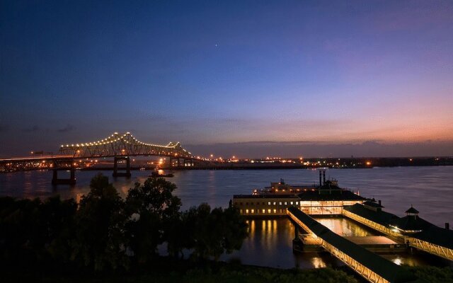 Belle of Baton Rouge Hotel