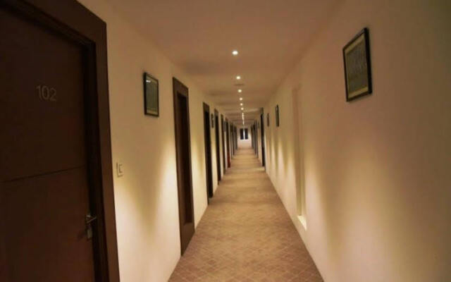 Hotel Raama