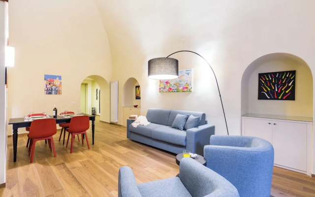 Apartment in the Heart of Nightlife