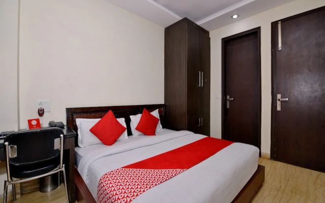 OYO Rooms CR Park Outer Ring Road