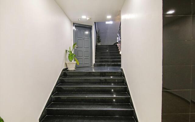 FabHotel Chawla House