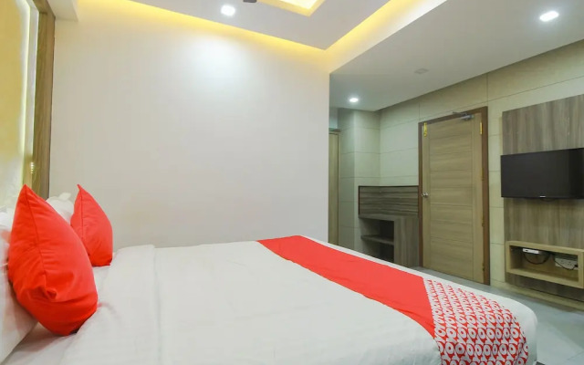 OYO 28567 Krishna Holiday Village