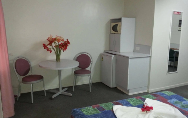 Golden Fountain Motel