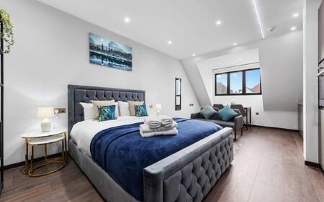 Stylish King Size Bed Studio Near Central London — фото 3