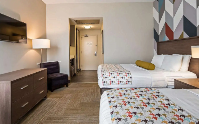 La Quinta Inn and Suites by Wyndham Tulsa Downtown - Route 66