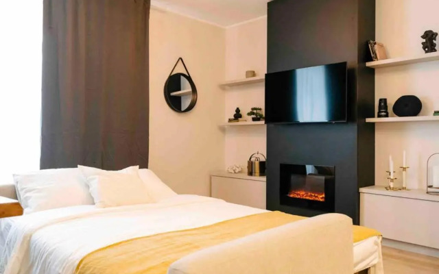 Sunny 2BR Flat-Top Location-Amazing Views