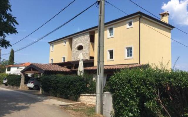 Apartments & Rooms Buoni Amici