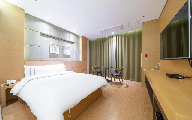 Business Design Hotel LUV