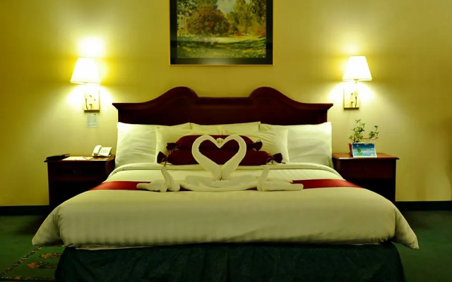 Days Hotel by Wyndham Batangas