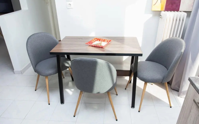 Gorgeous apt in Faliro with view