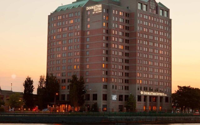 DoubleTree Suites by Hilton Hotel Boston - Cambridge