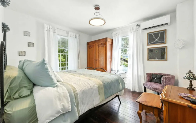 Periwinkle Perch - Home for 4