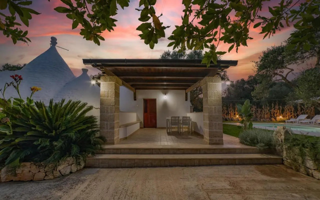 Trulli Stella, Mimosa & Porta Blu - 3 individual Luxury Trulli Villas with private pools and gardens