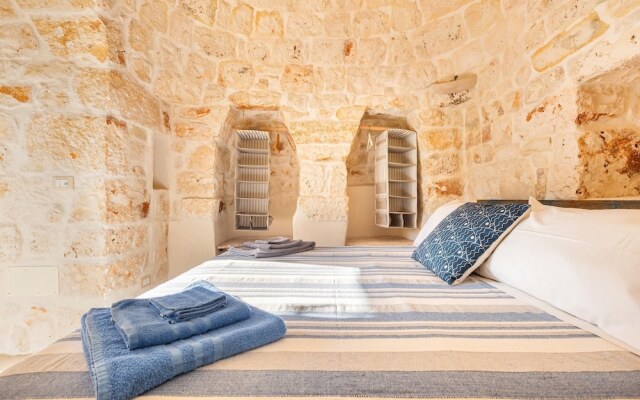 2526 Trullo Limone by Perle di Puglia