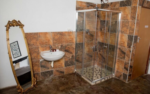 Dzata Private Game Lodge