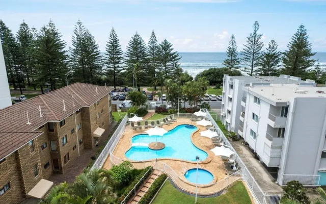 Ocean View Coastal Haven in Burleigh
