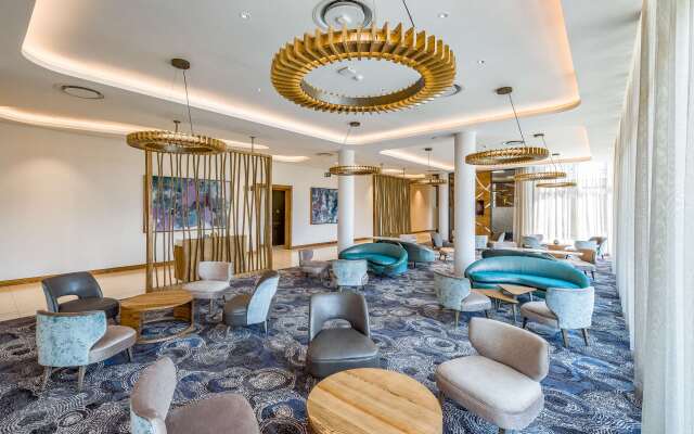 Radisson Hotel and Convention Centre OR Tambo Airport