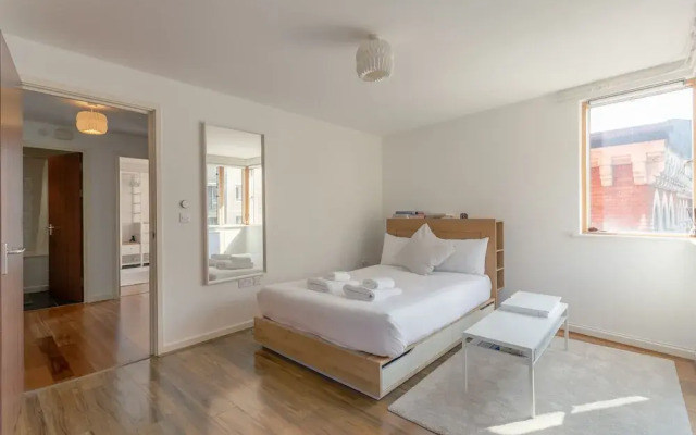 Modern 2 Bedroom Flat in Elephant & Castle